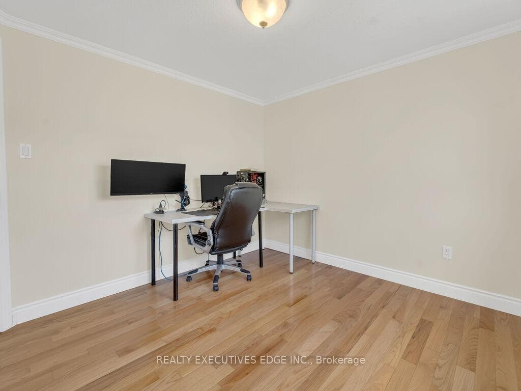 21 Munroe Crescent photo 29