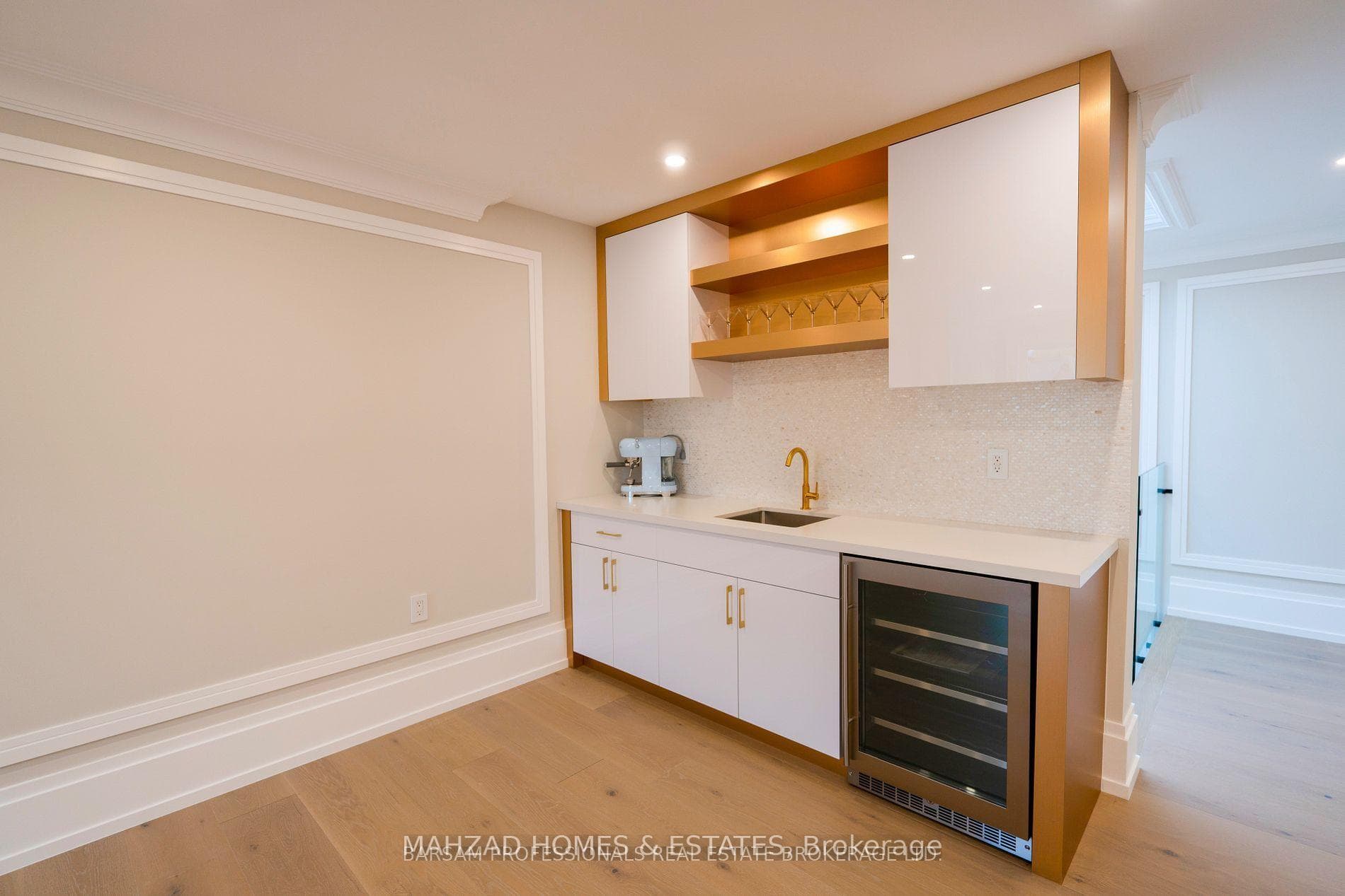 21 Birch Avenue photo 44