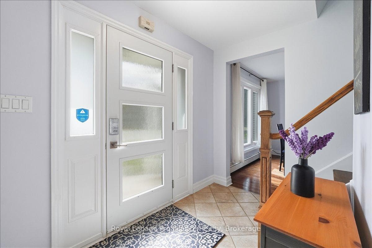 229 Henry Street photo 5