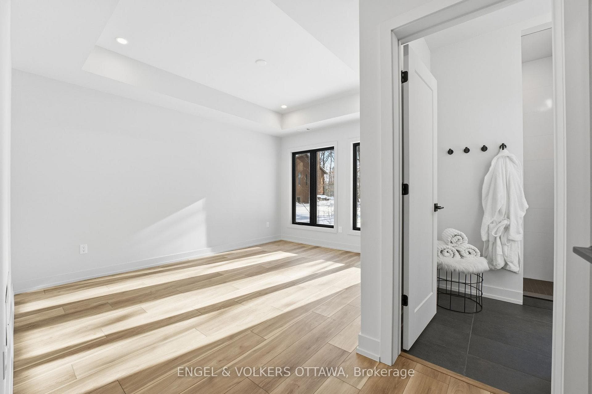 557 Bayview Drive photo 19