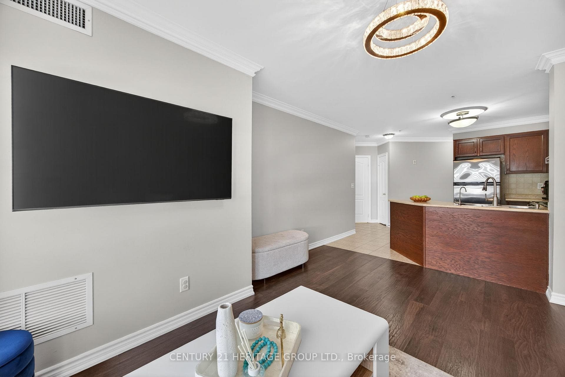 112 Simcoe Road Unit 214 photo 22