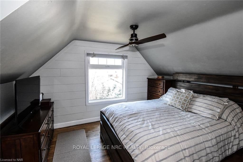 11 MONTGOMERY Avenue photo 17