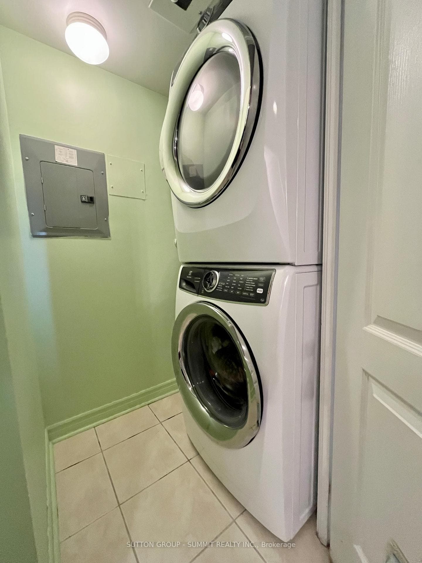 2 REAN Drive Unit 1212 photo 8