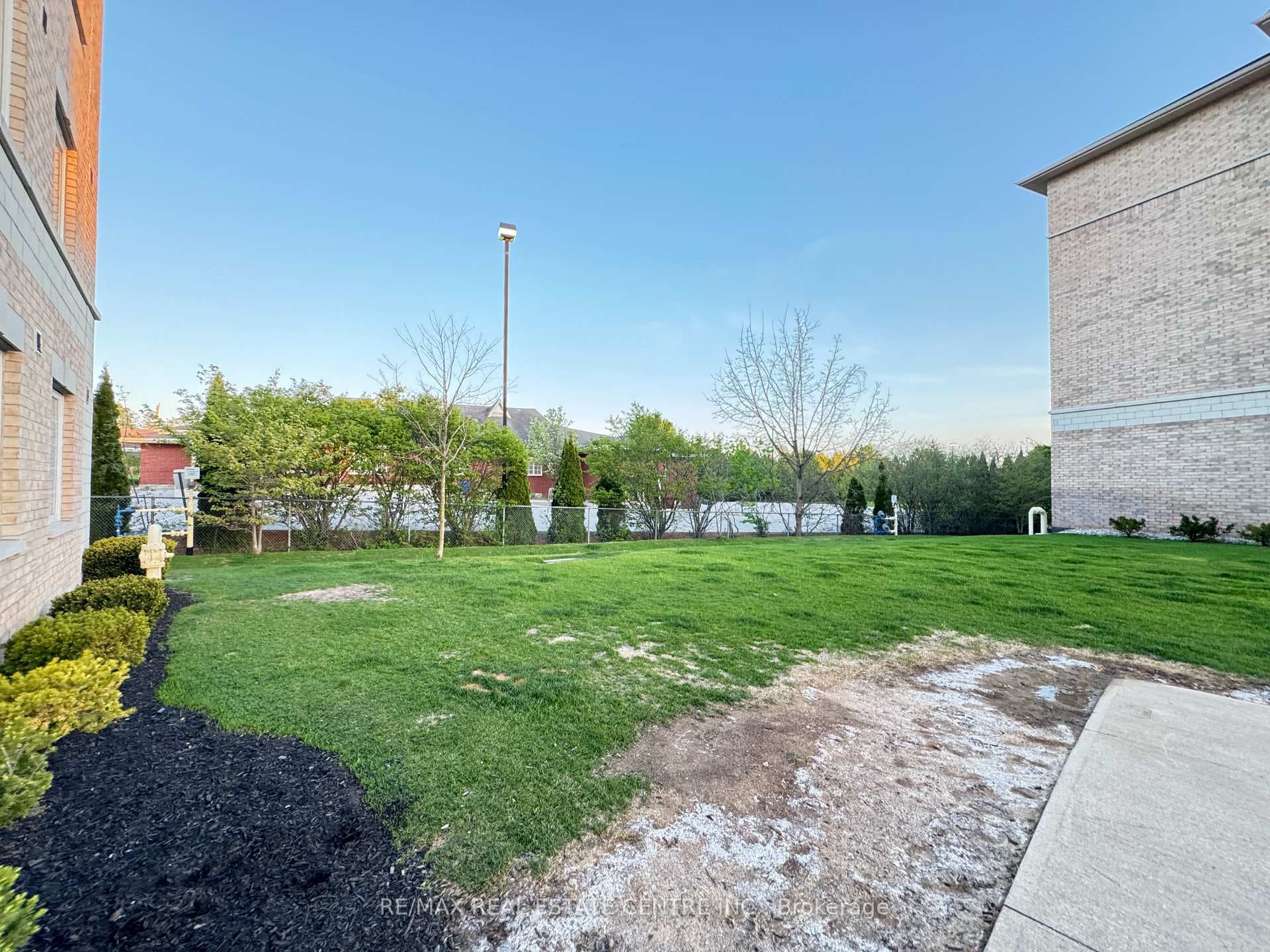 1083 Gordon Street Unit 111 photo 21