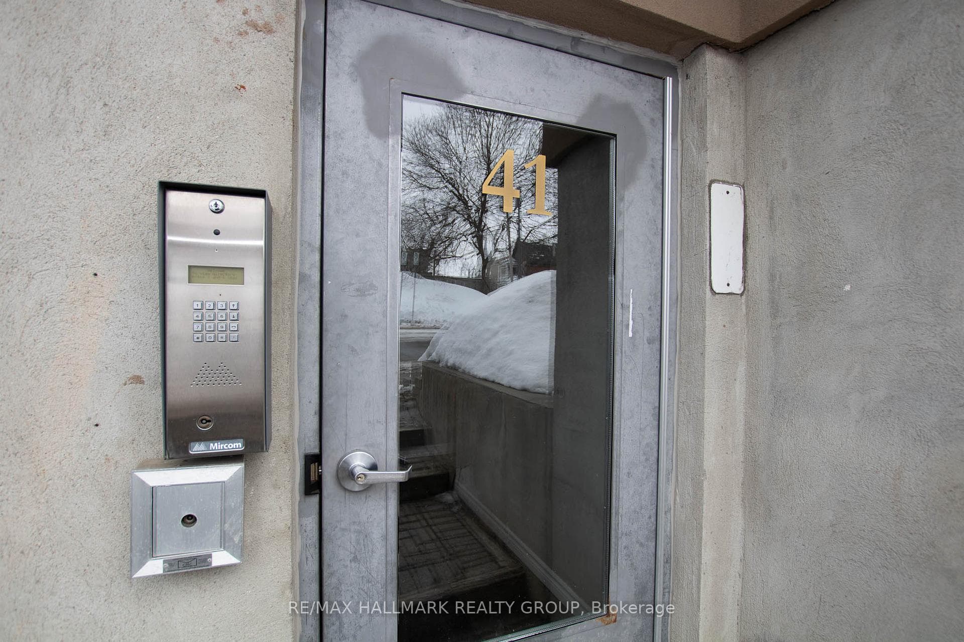 41 Hilda Street Unit 204 photo 2