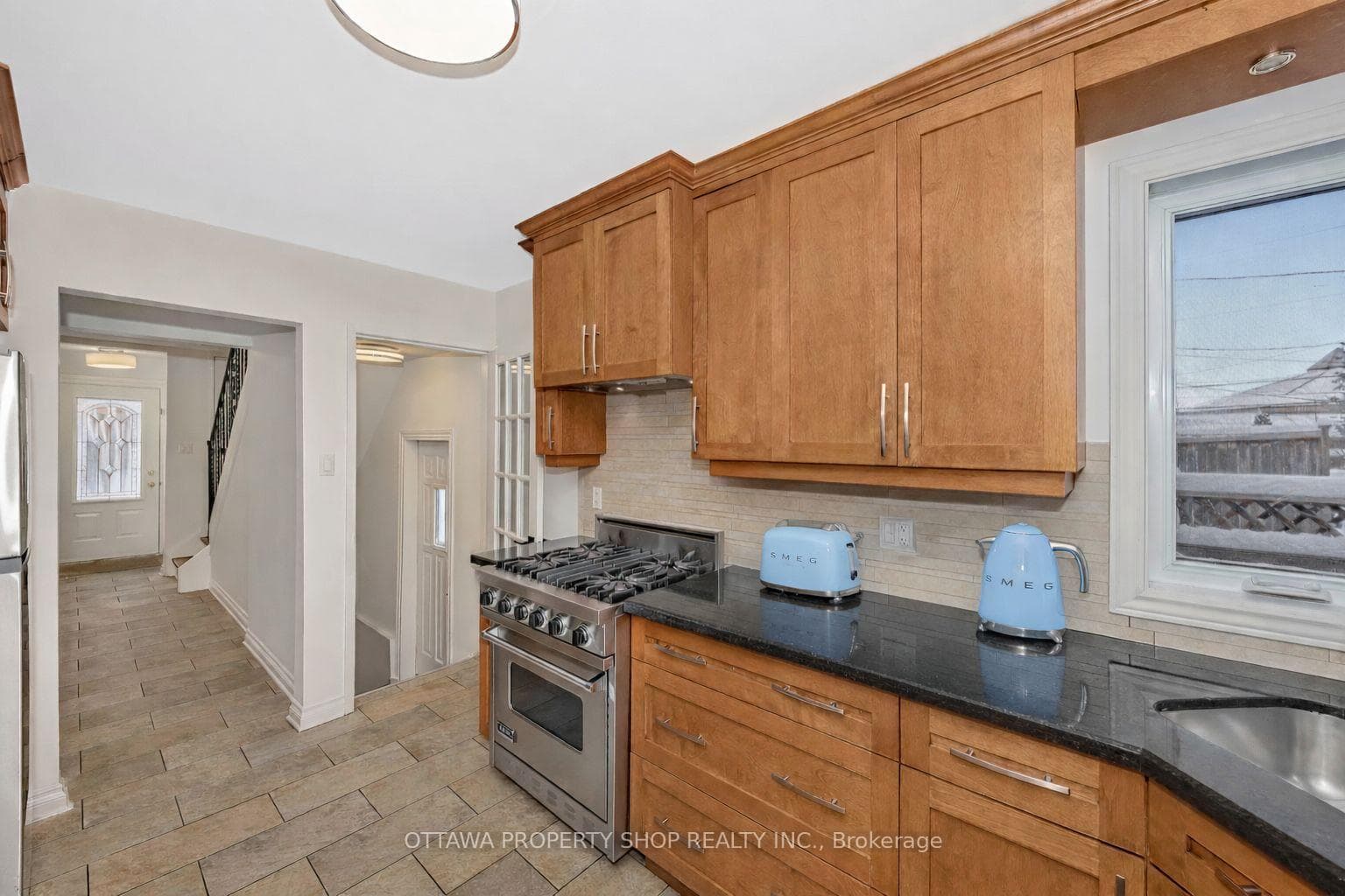 674 Hastings Avenue photo 7