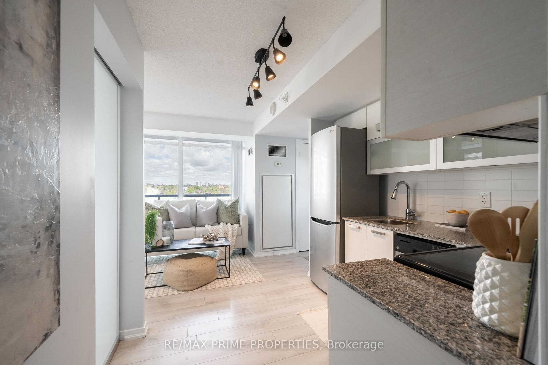 36 Lisgar Street Unit 1015W photo 11