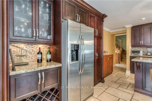 1099 Bridlewood Trail photo 5
