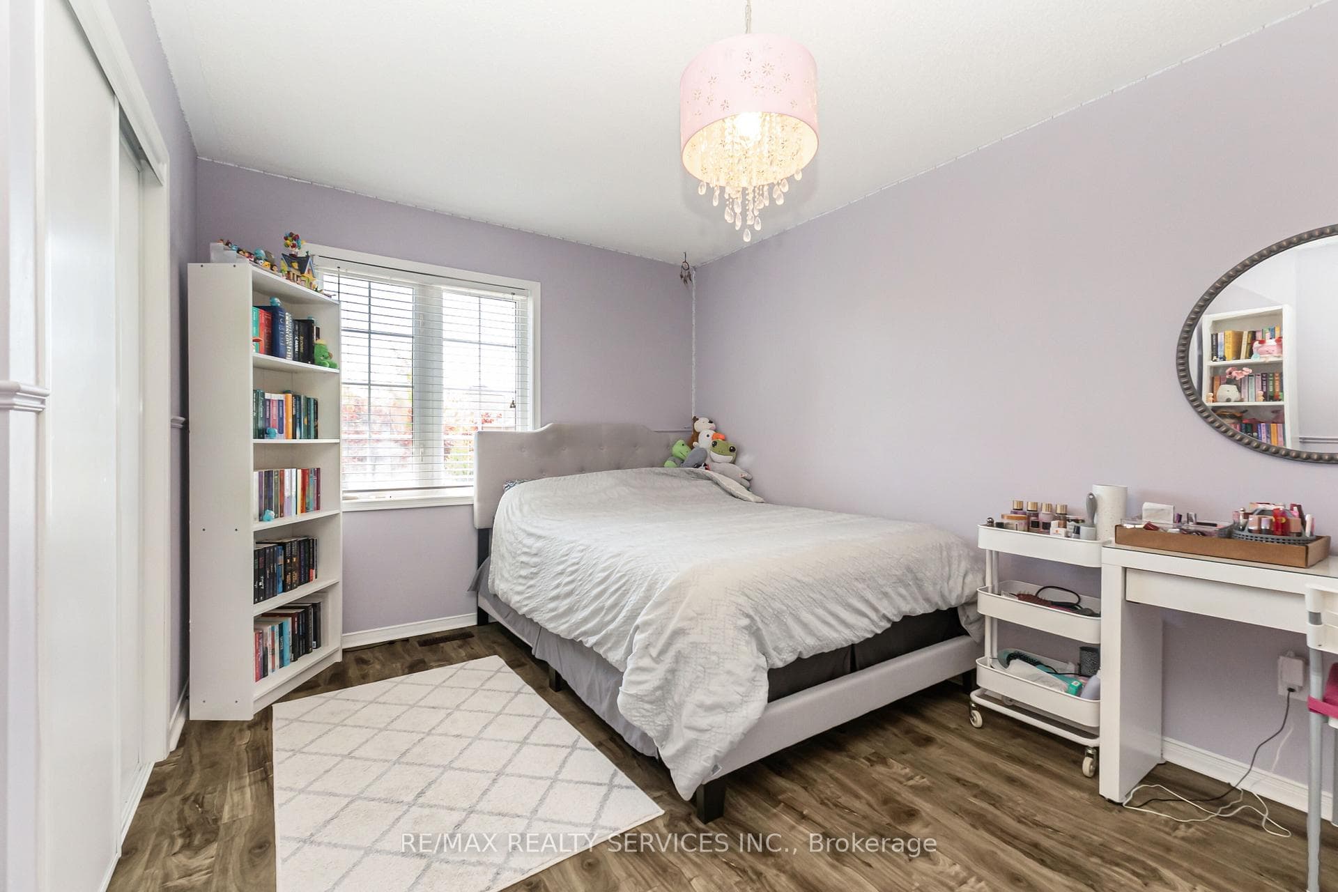 295 Queen Mary Drive photo 32