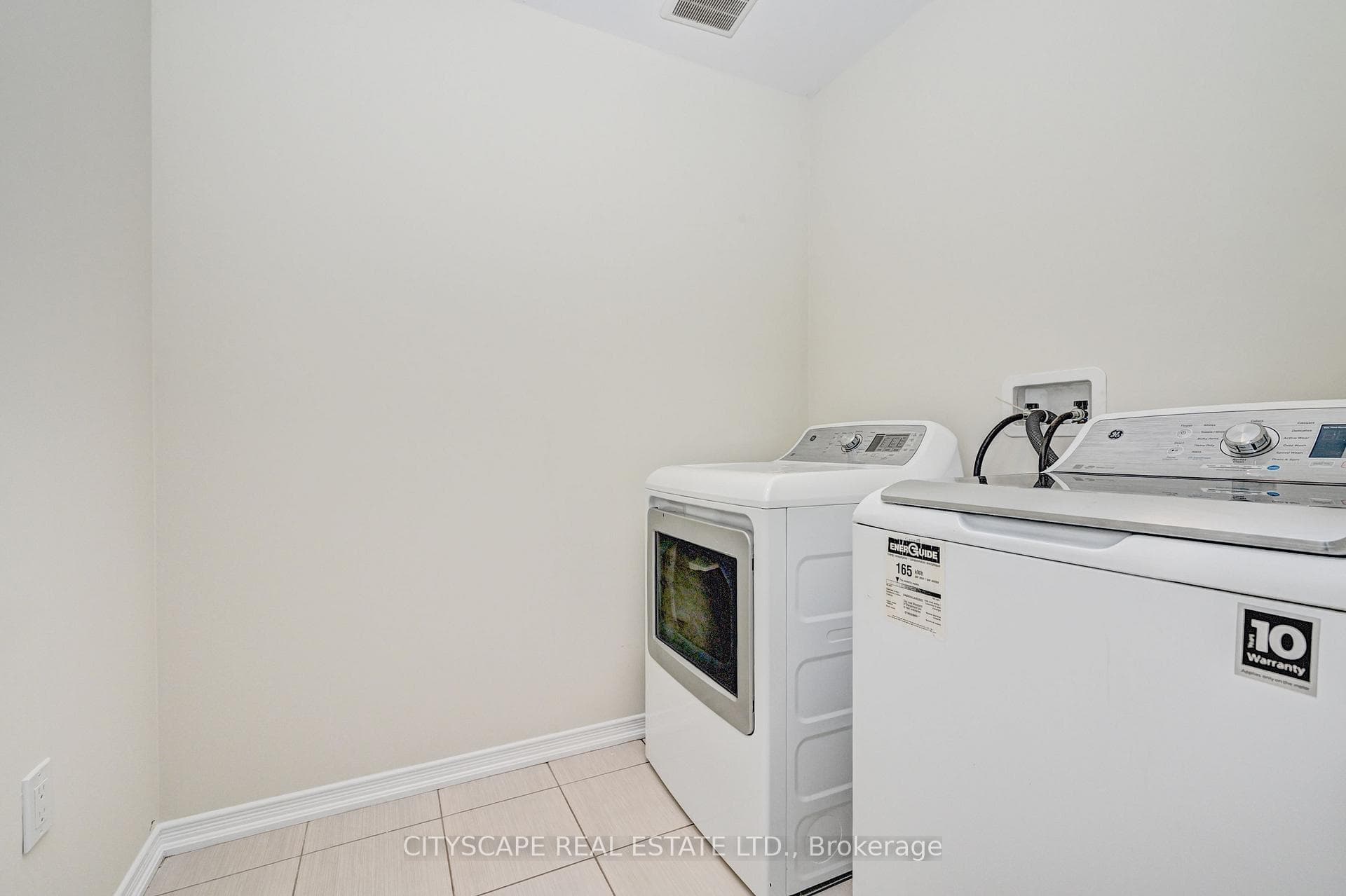 15 Amos Avenue photo 18