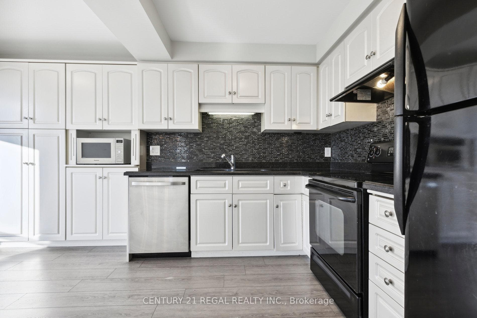 67 Caroline Street Unit 1603 photo 3