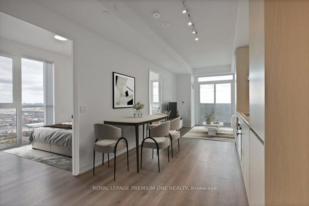 28 Interchange Way Unit 4010 photo 8