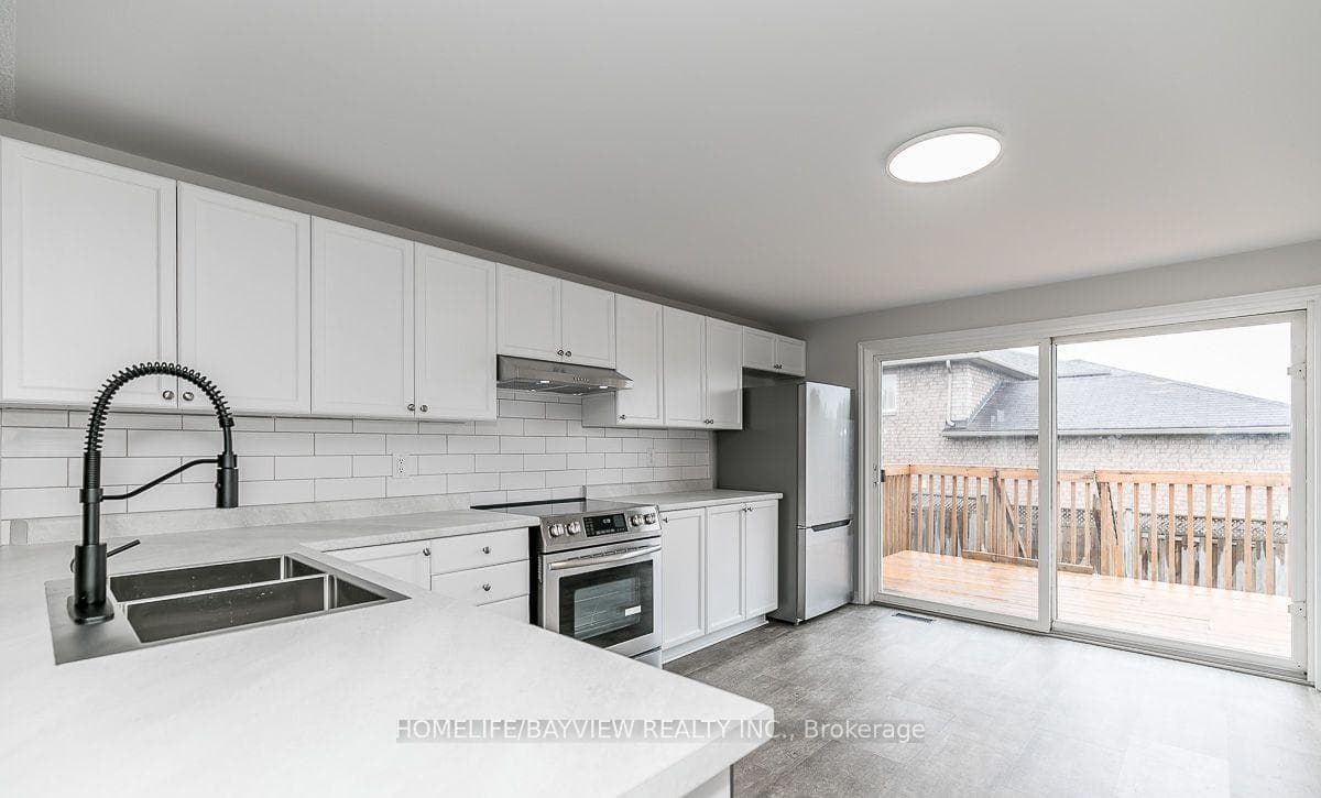 37 Ambler(Main Floor) Byway photo 3