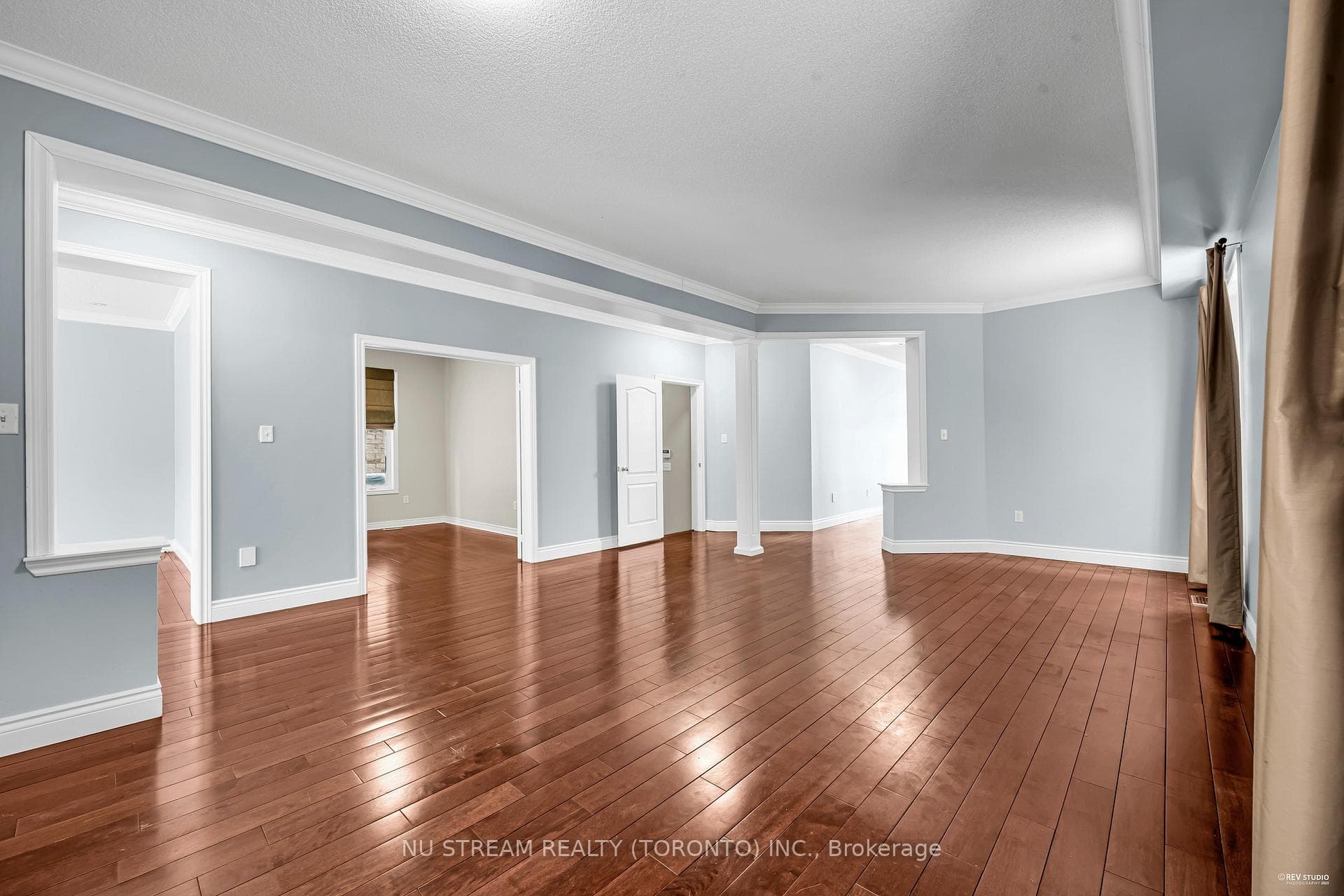 725 Millard Street photo 6