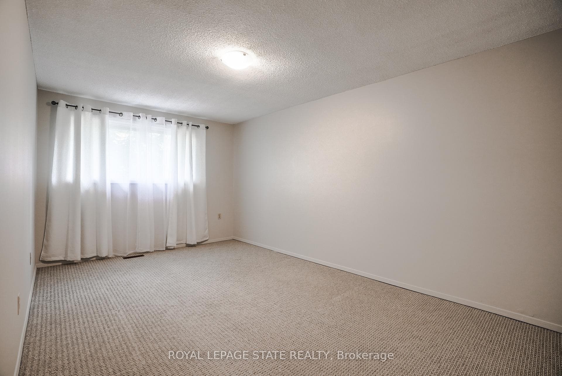 90 St Andrews Drive photo 22