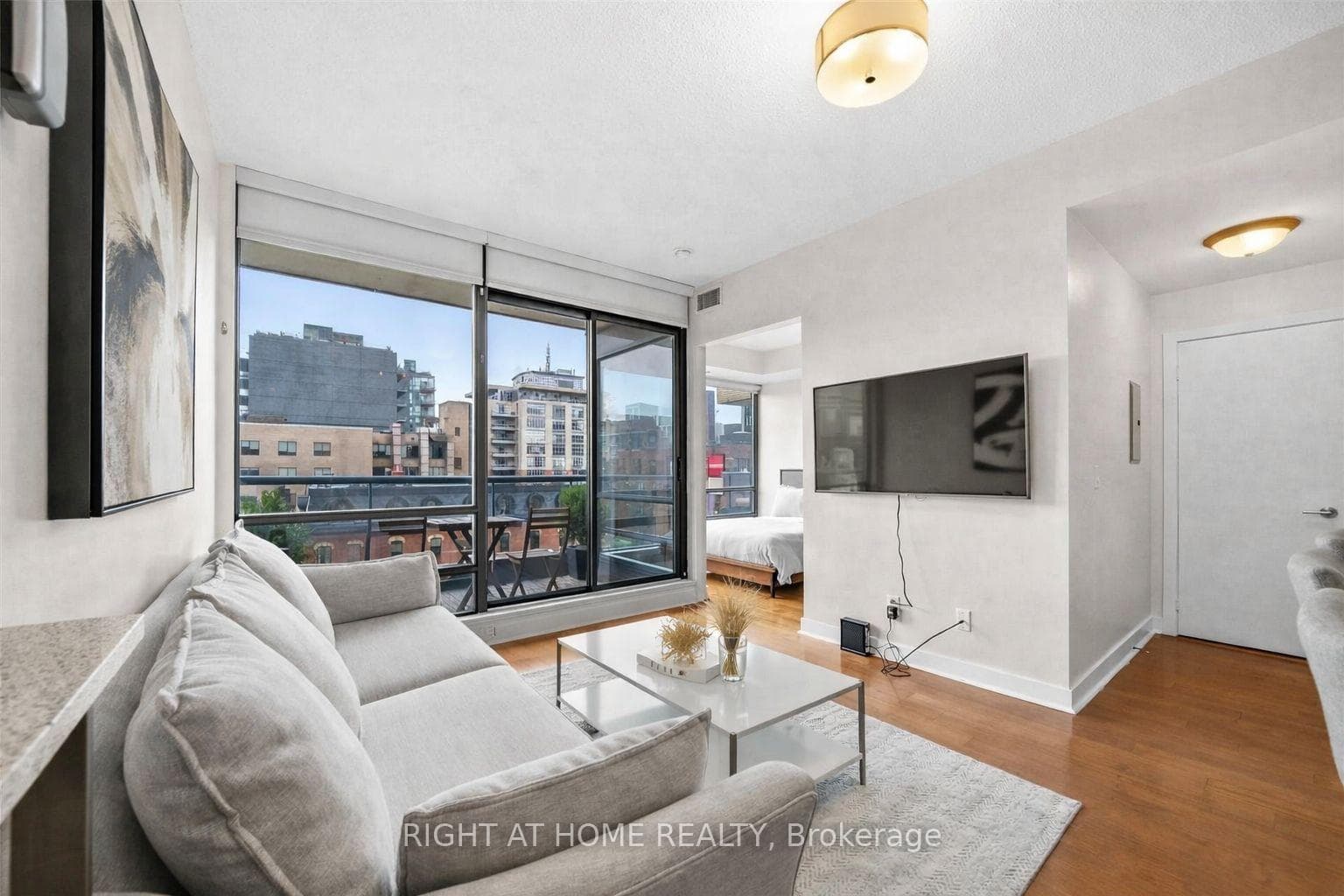 438 King Street Unit 609 photo 5