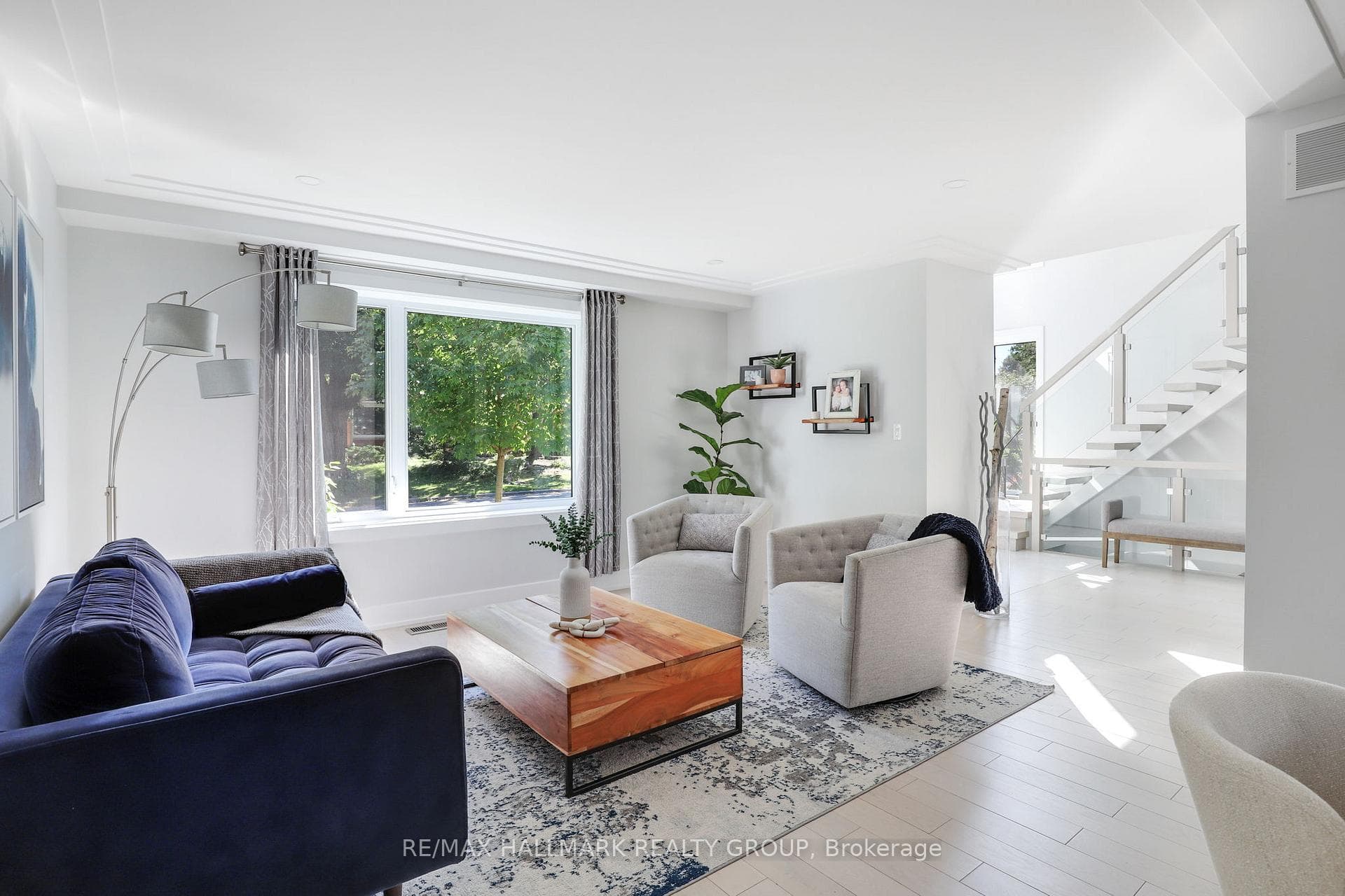 668 Mansfield Avenue photo 8