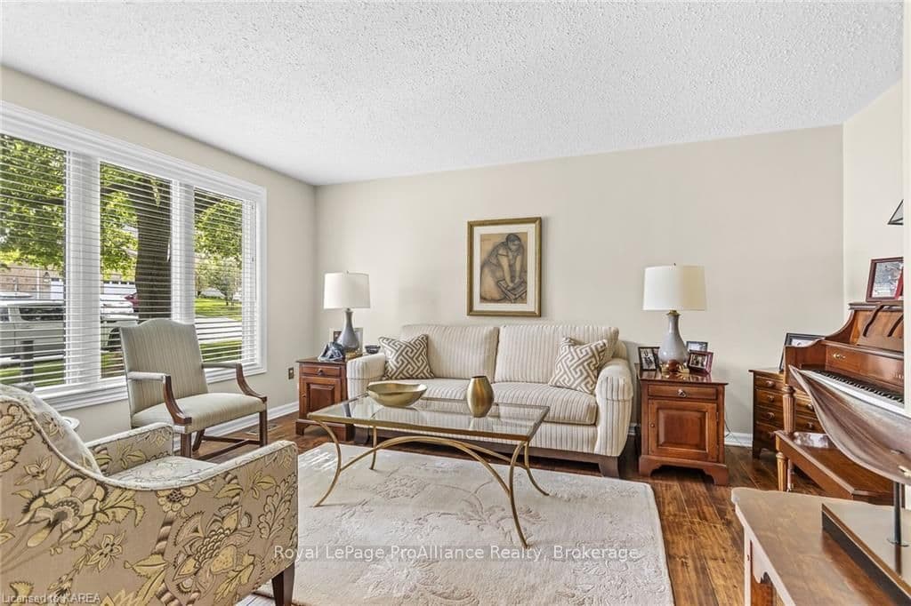 852 LYNWOOD Drive photo 6