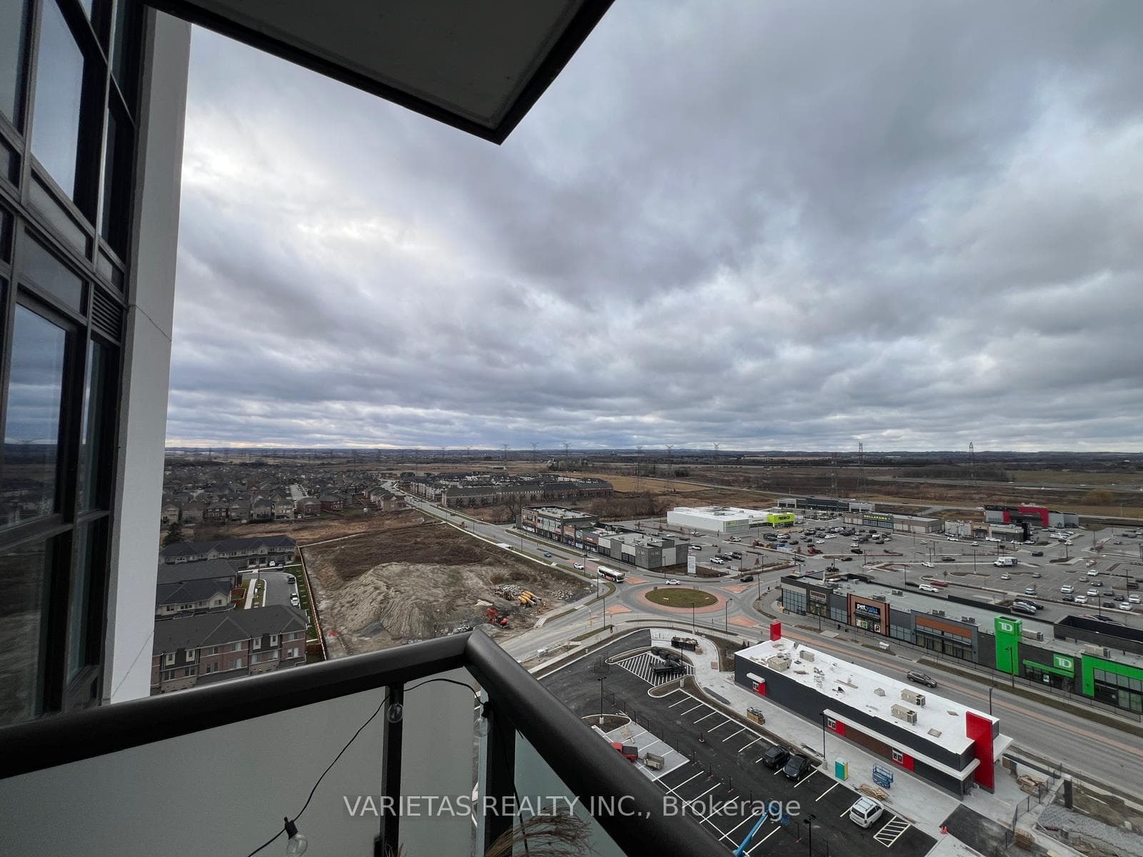2550 Simcoe Street Unit 1606 photo 16
