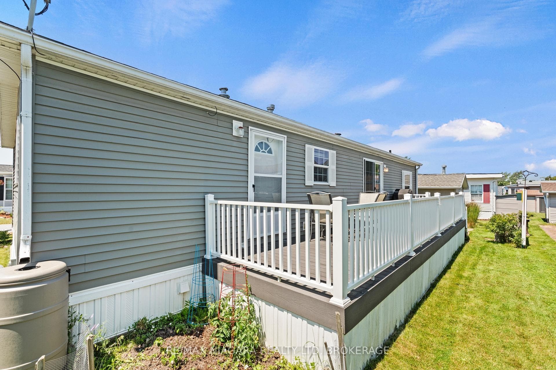 3033 Townline Road Unit 195 photo 27