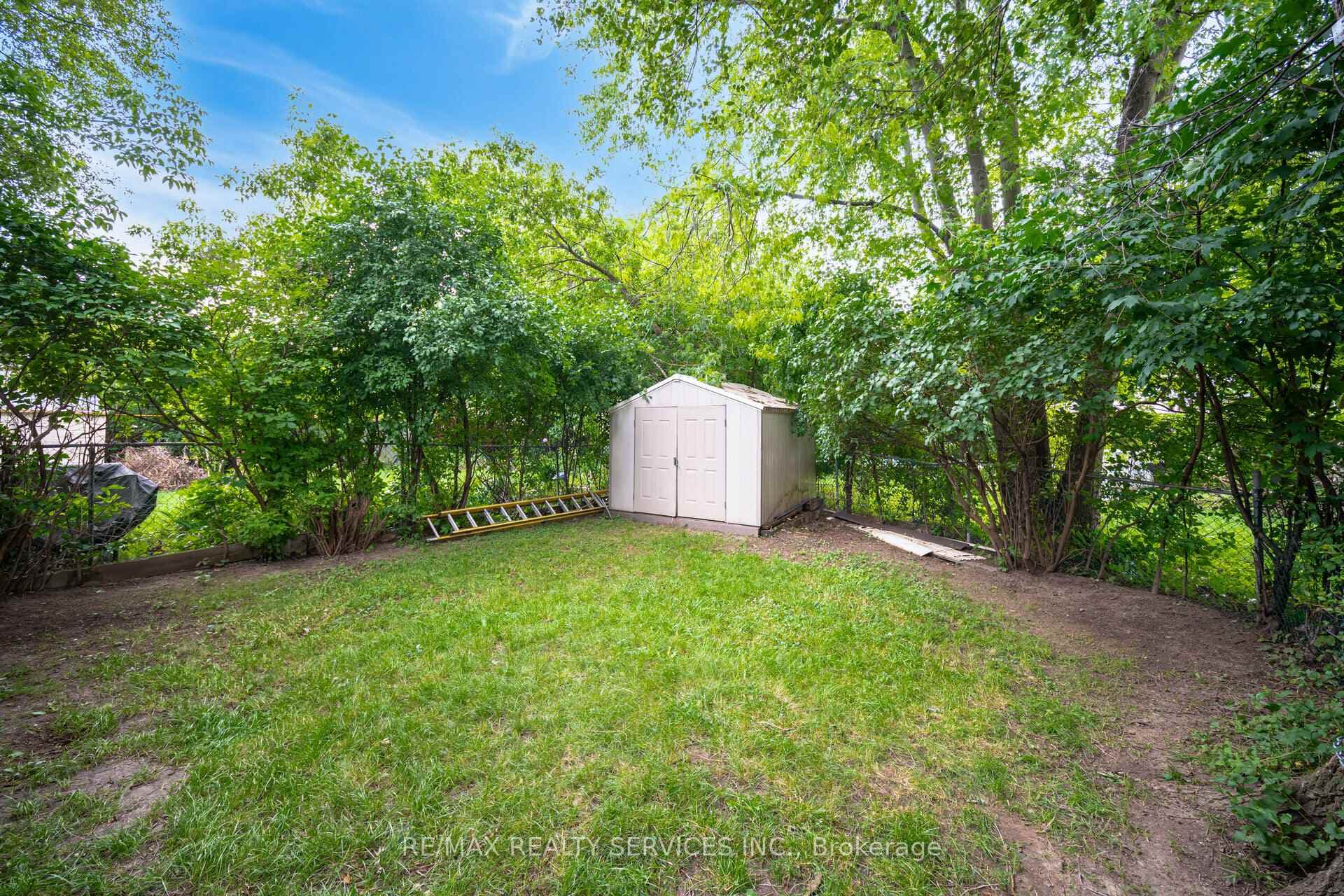 79 Madoc Drive photo 38