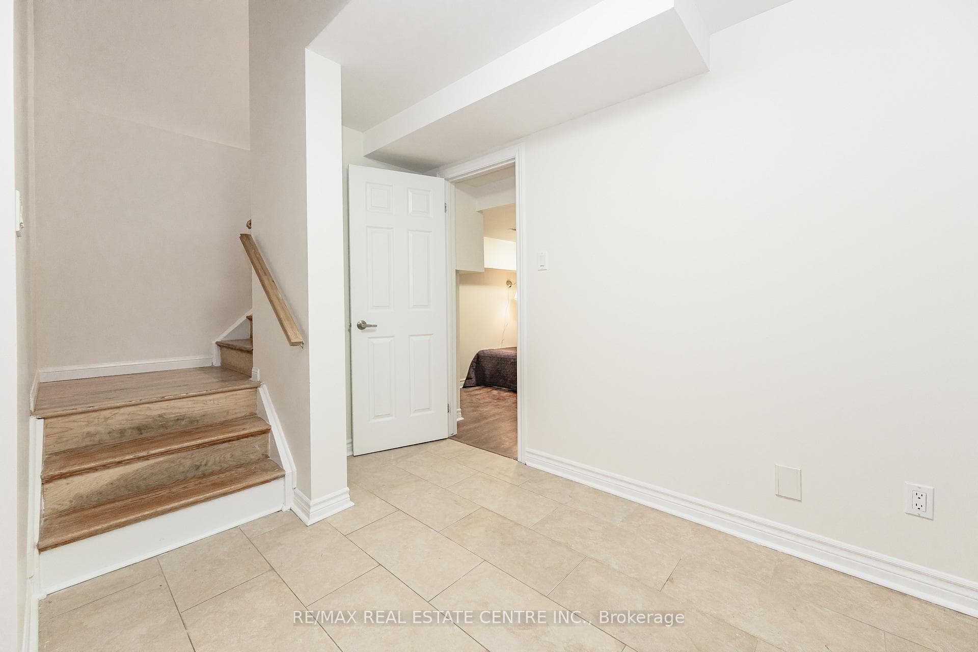 917 Whaley Way photo 33