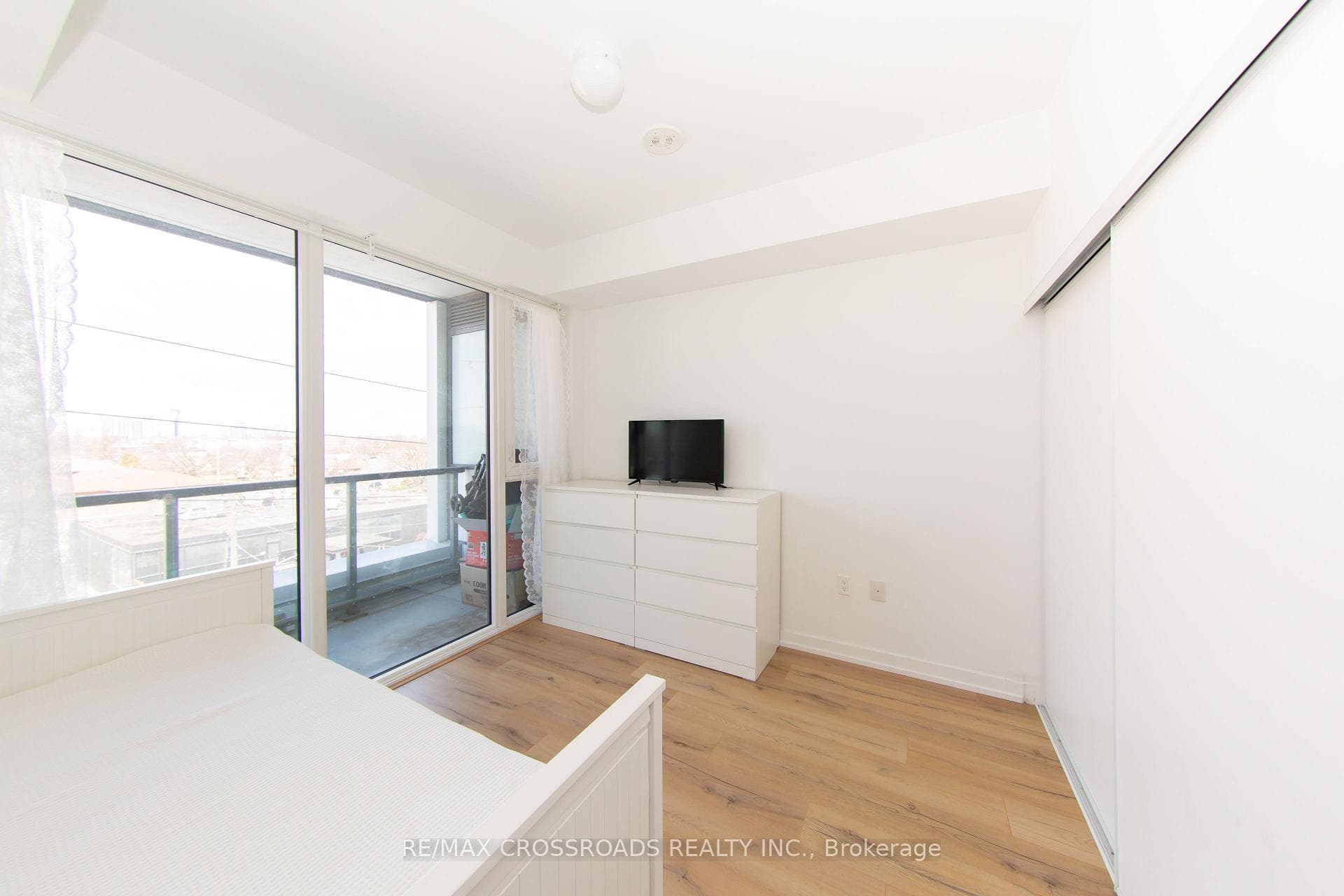 1195 The Queensway N/A Unit 406 photo 9