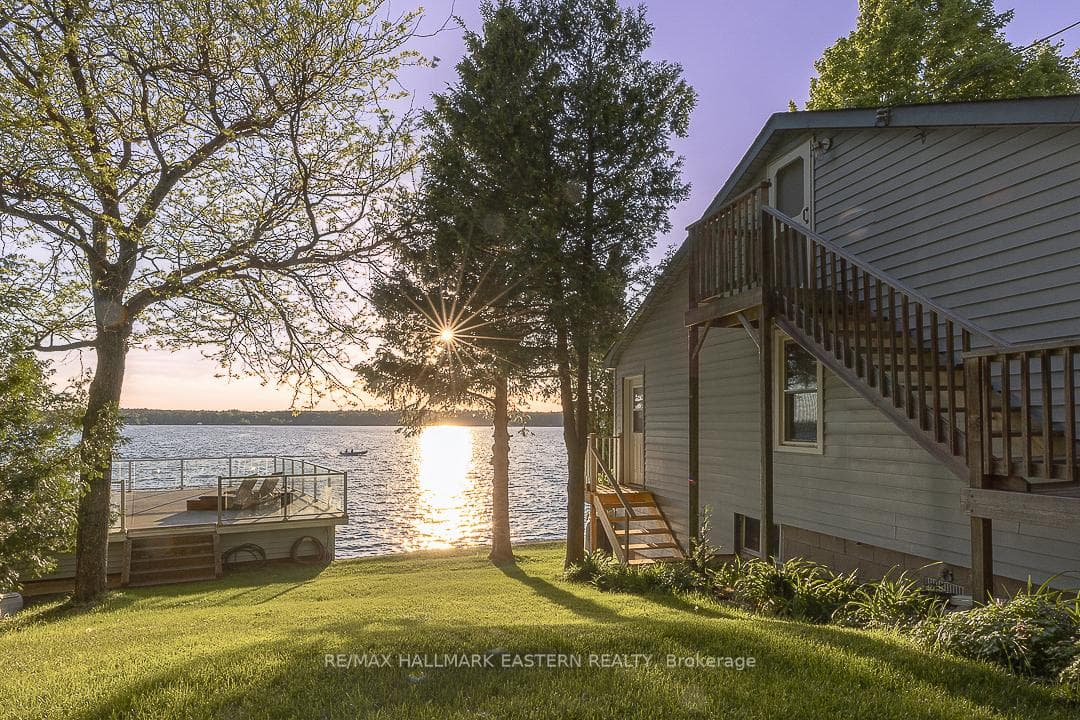 2766 NEWCOMB Lane photo 32