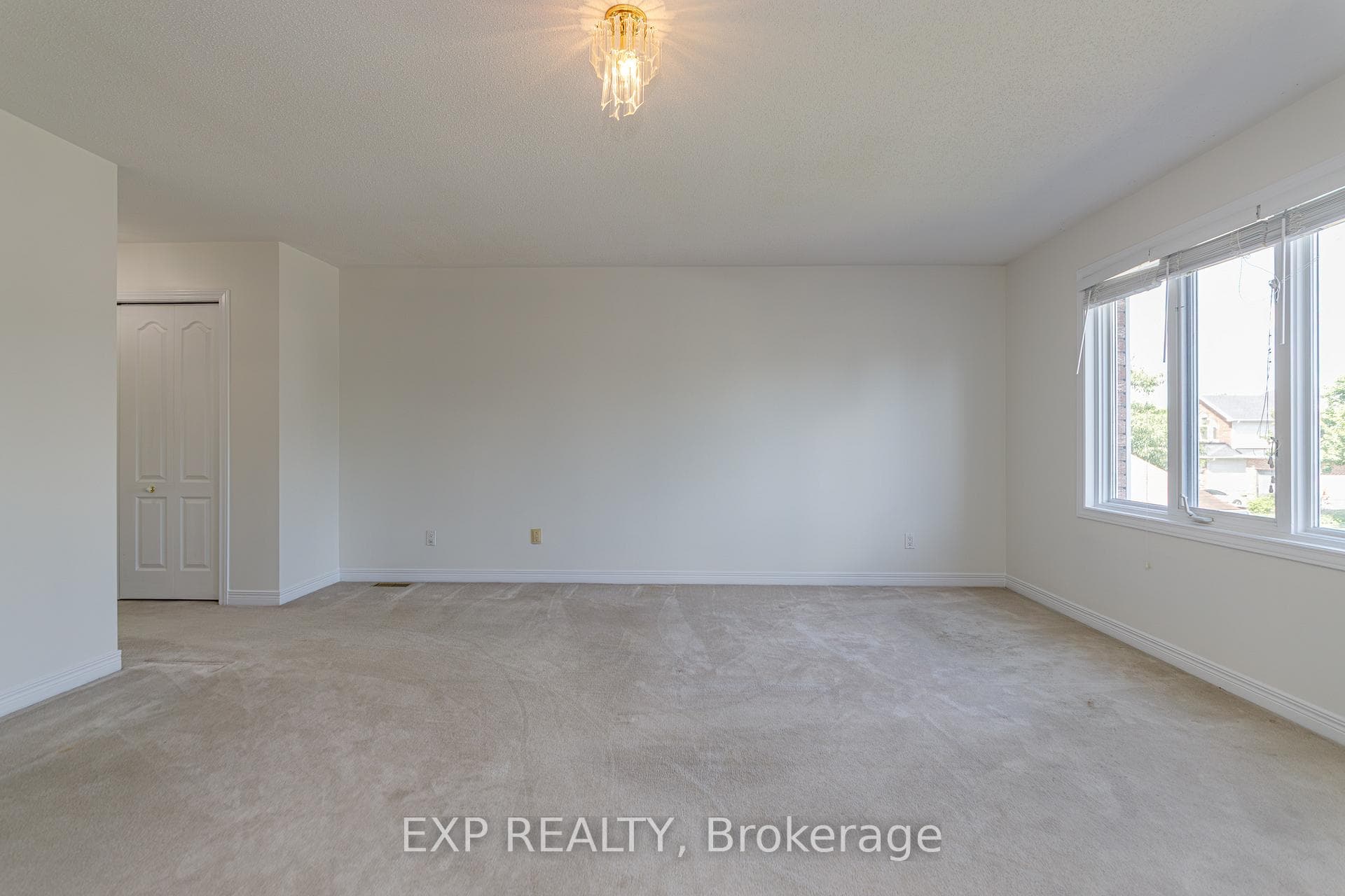 40 Newborough Crescent photo 31