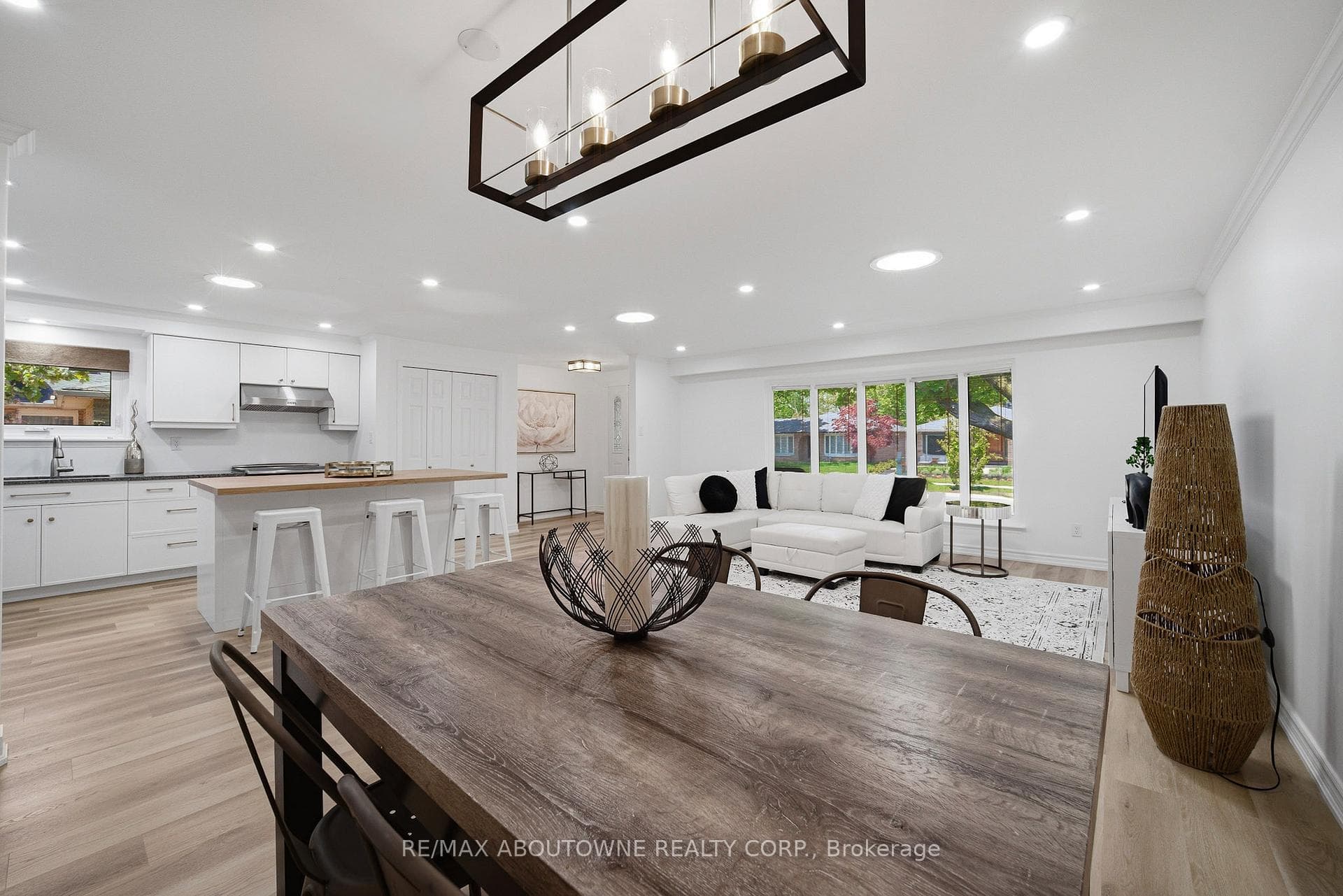 2306 Devon Road photo 8