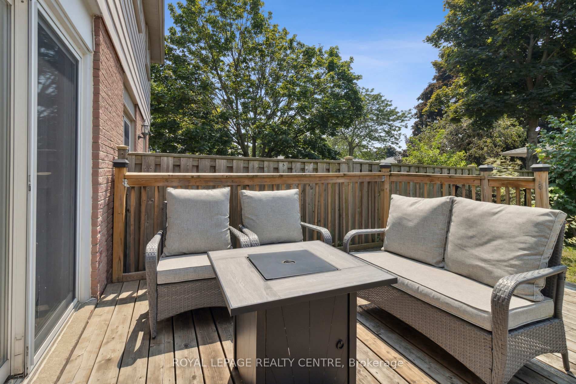1824 Bonnymede Drive photo 24