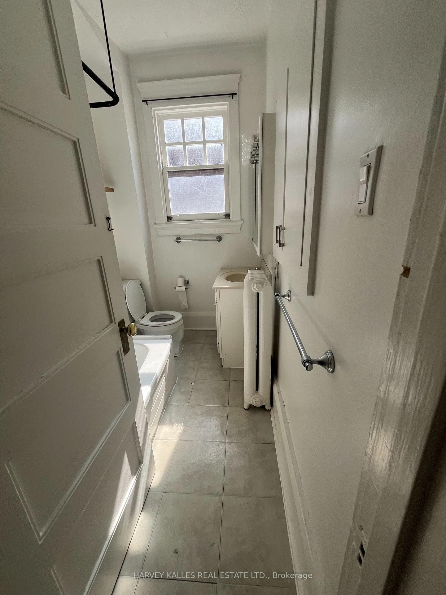 440 Avenue Road Unit 2 photo 7