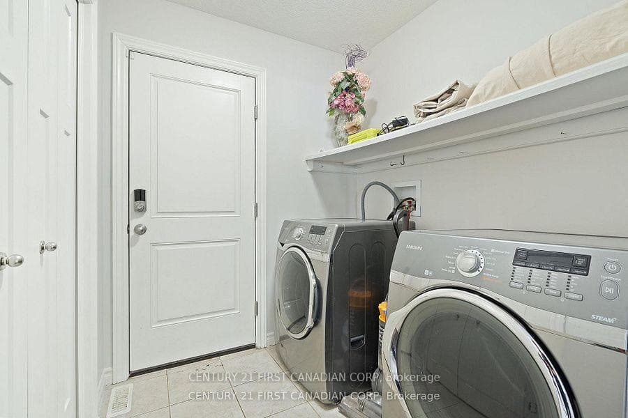 46 Westlake Drive photo 7