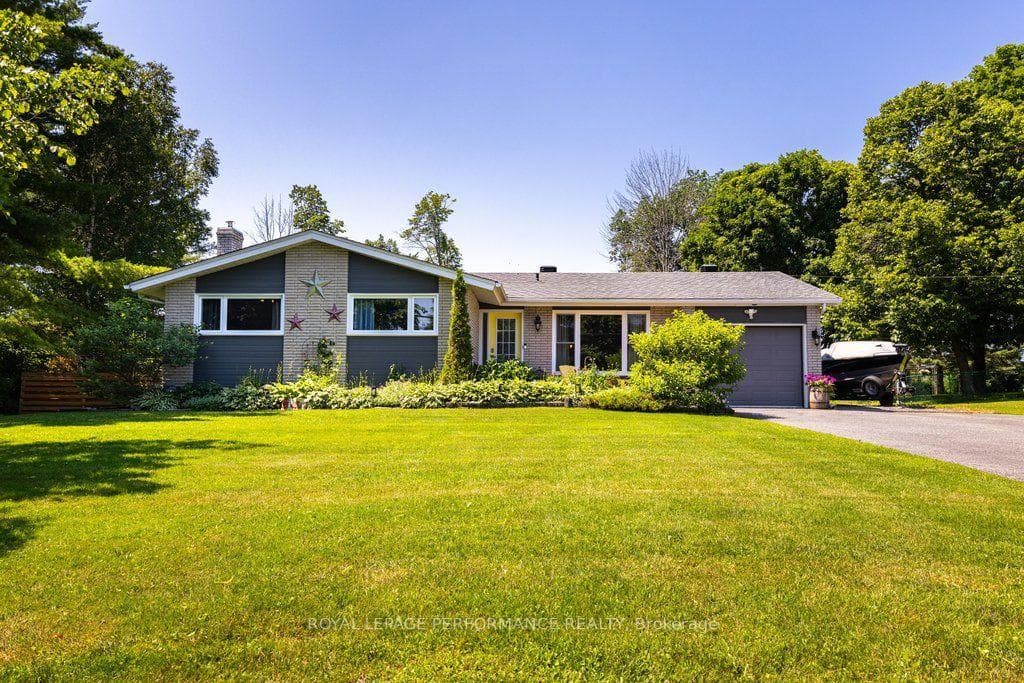 81 Front Road photo 1