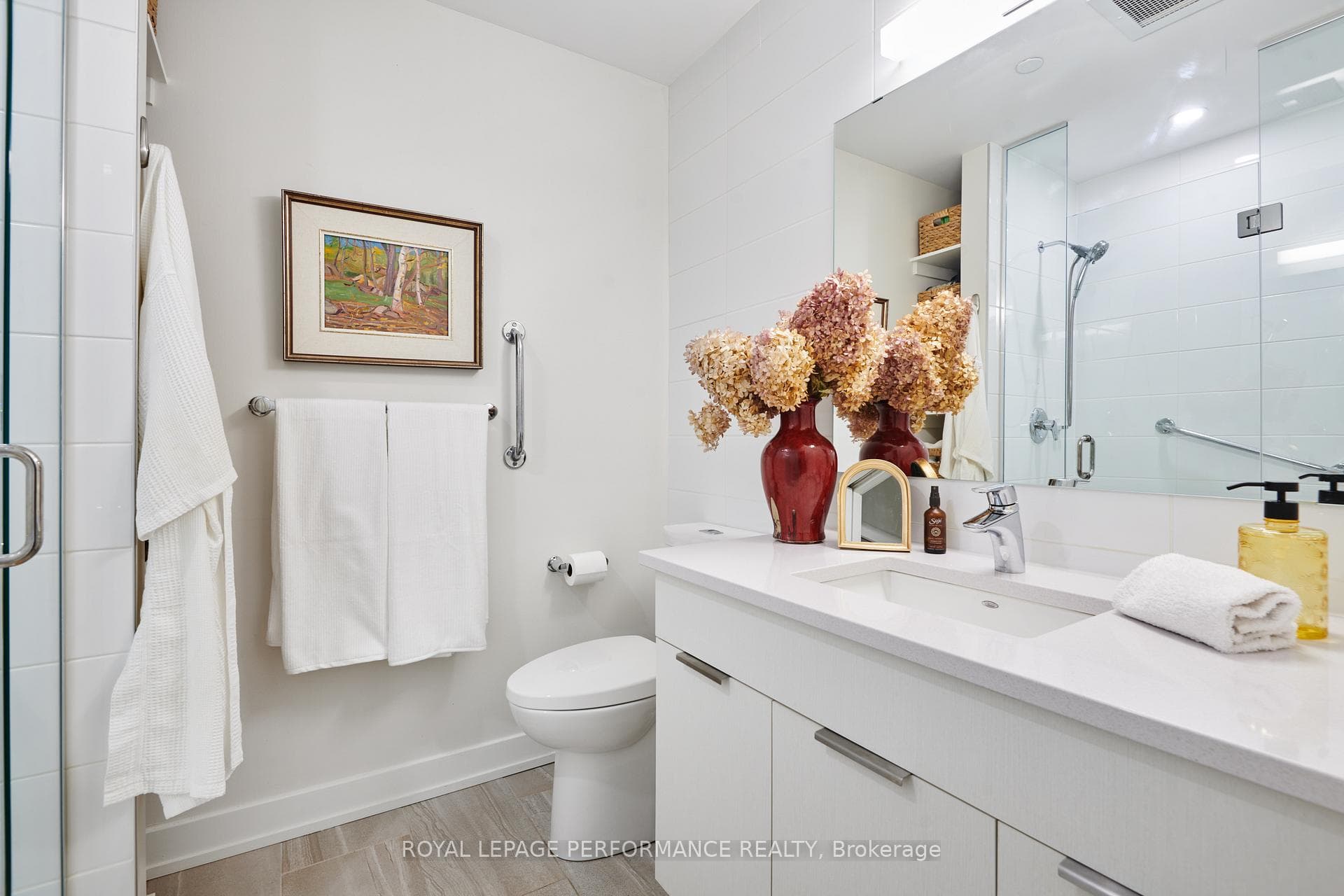570 De Mazenod Avenue Unit 301 photo 15