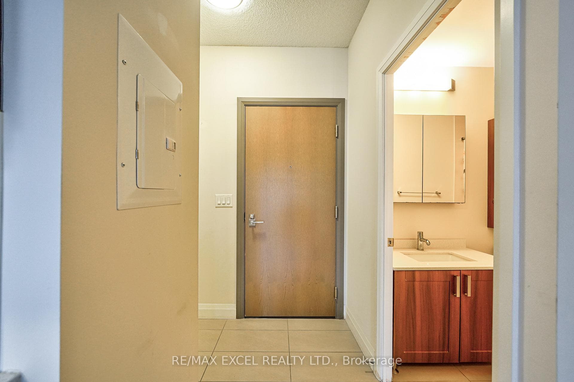 28 Uptown Drive Unit 728 photo 5