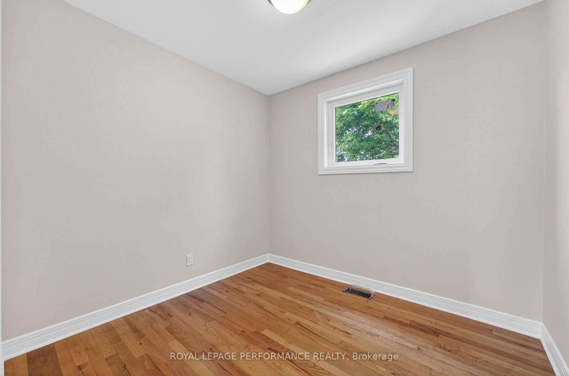 908 Innswood Drive photo 25