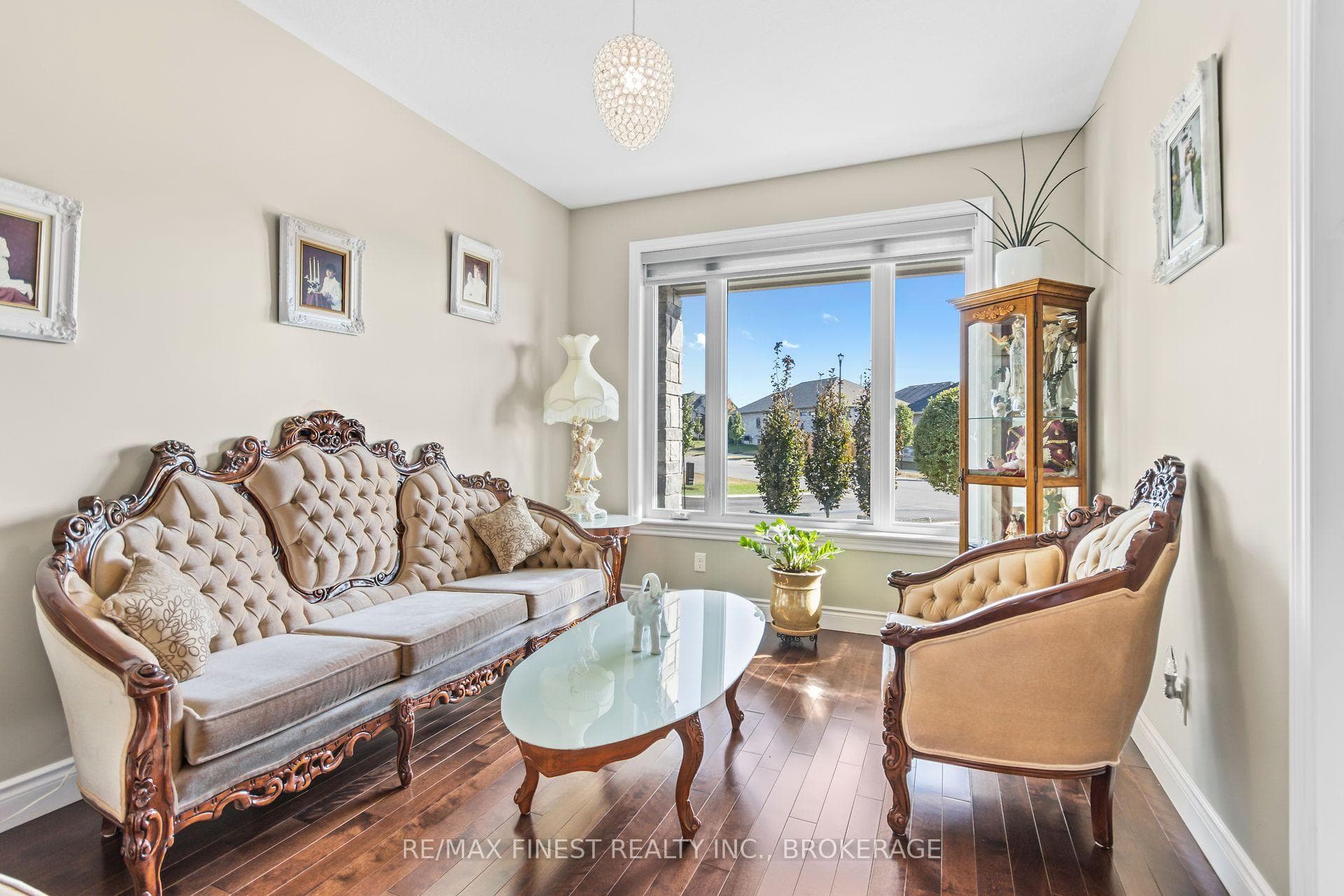206 Pauline Tom Avenue photo 6