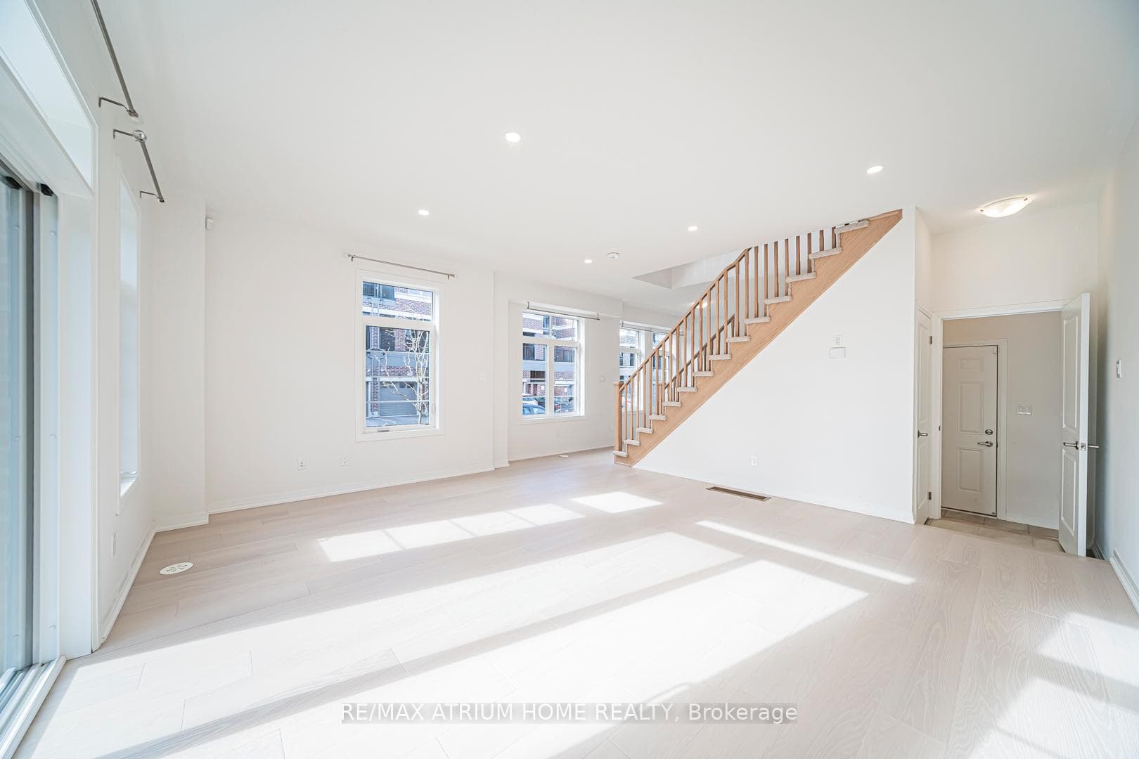 1 Sissons Way photo 5
