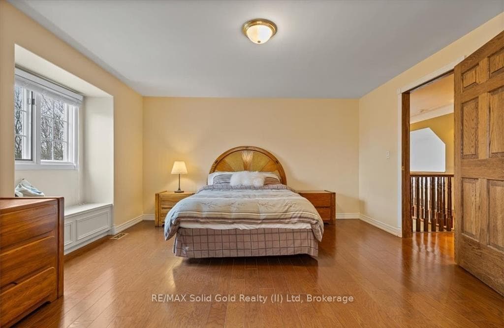2 Hickory Hollow photo 28