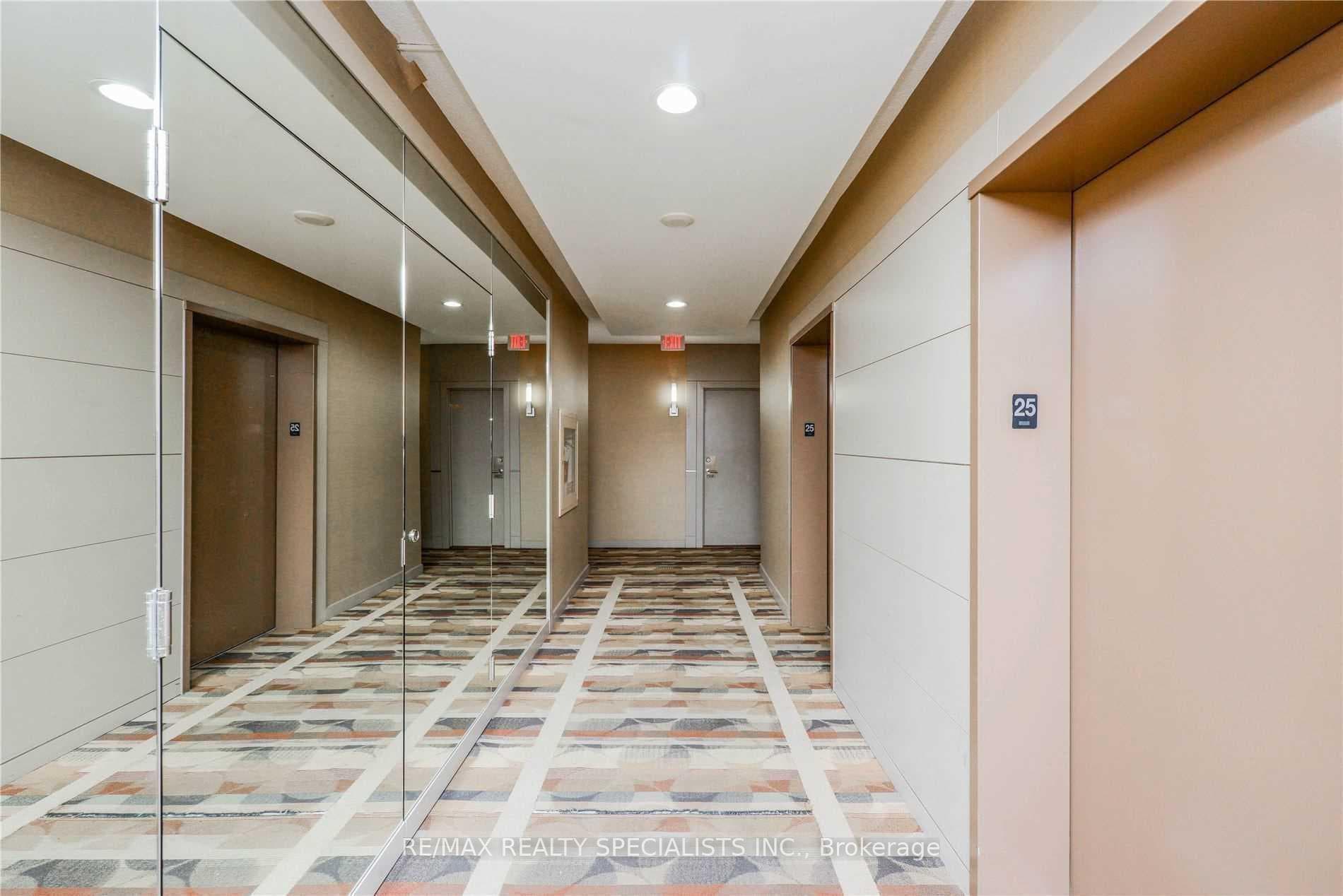 330 Burnhamthorpe Road Unit 3207 photo 15