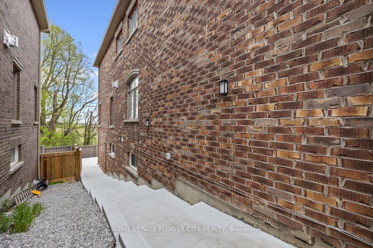 17 Dalbeattie Drive photo 4