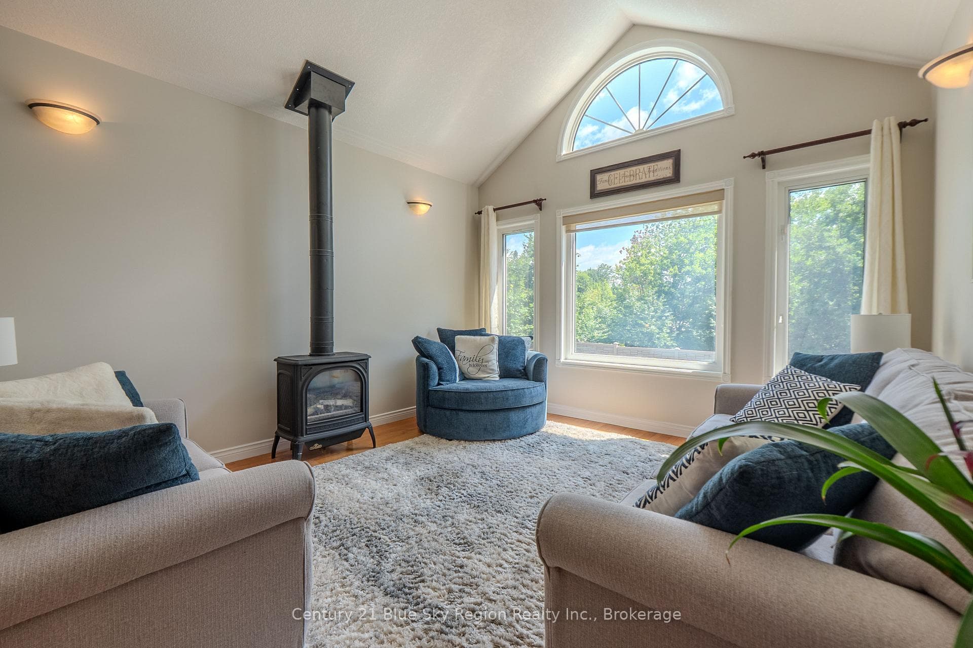 77 Janey Avenue photo 26