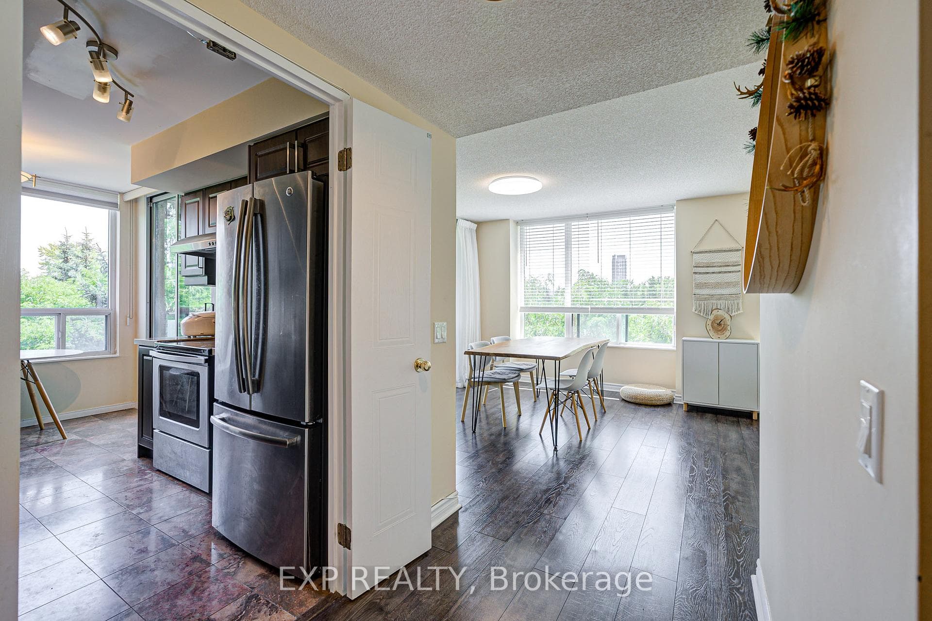 238 Doris Avenue Unit 605 photo 7