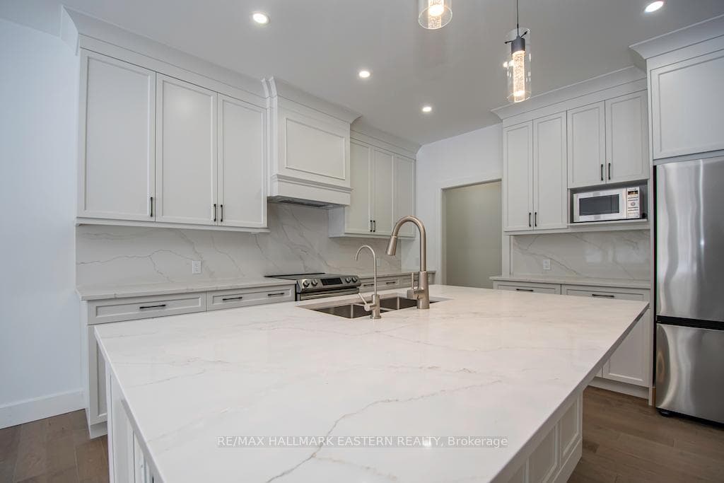 11 Maplewood Court photo 12