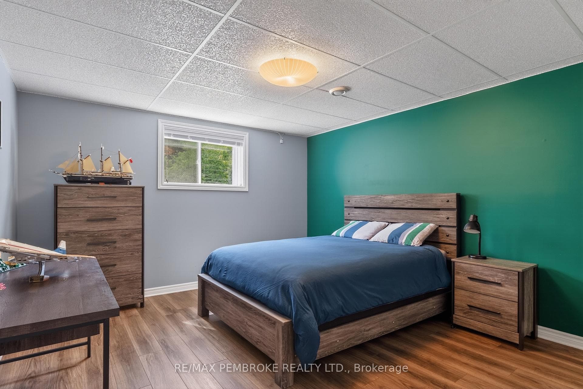 61 Oak Avenue photo 36