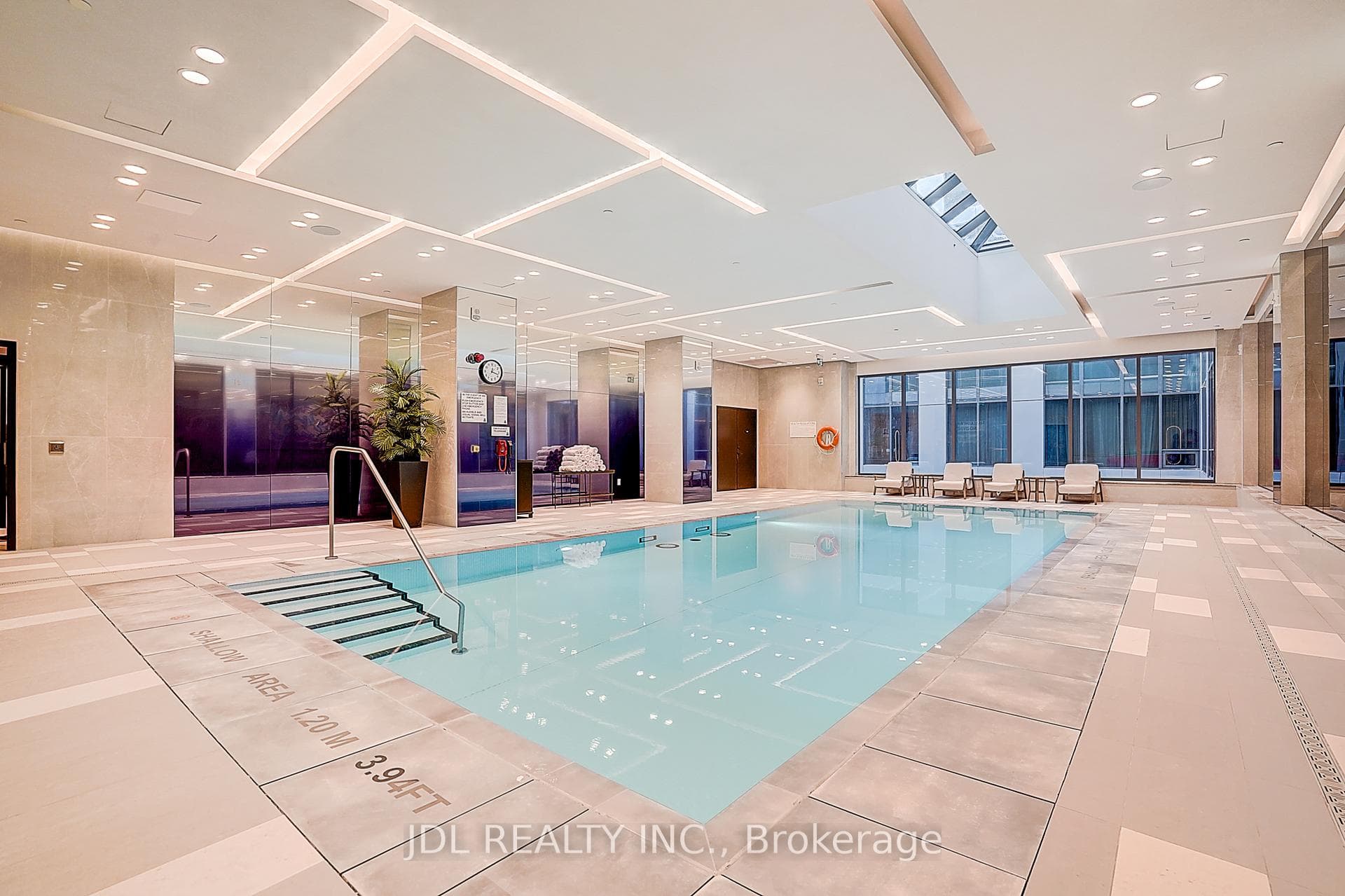 395 Bloor Street Unit 3902 photo 48