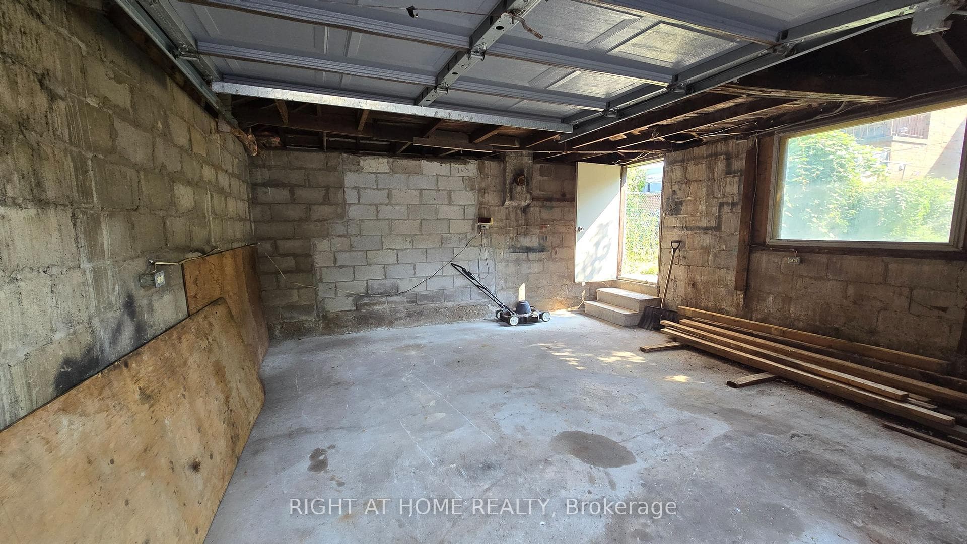 610 Lauder Avenue photo 37