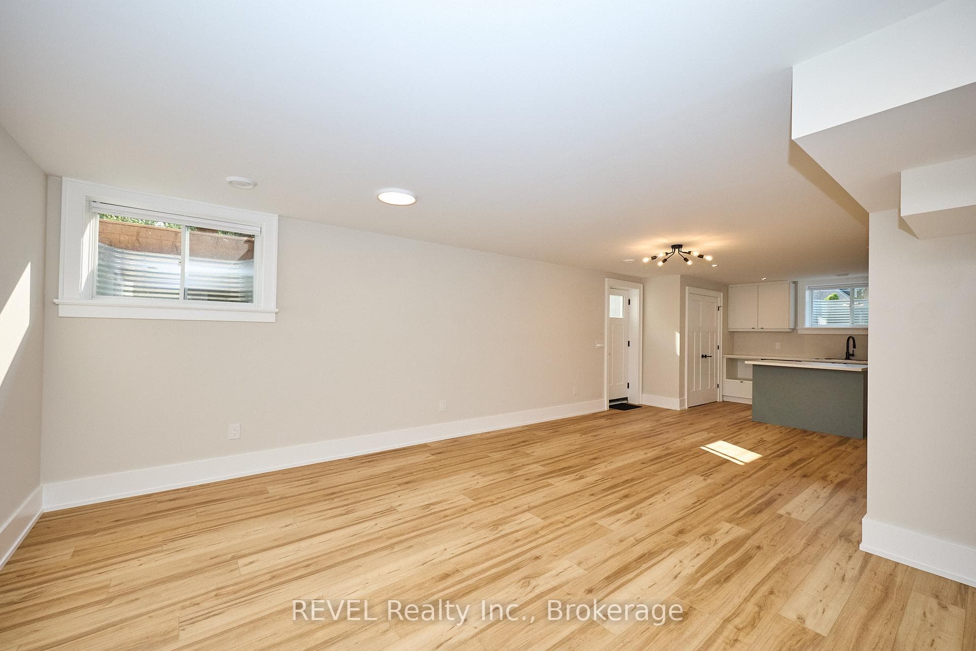 Lower level in law suite
