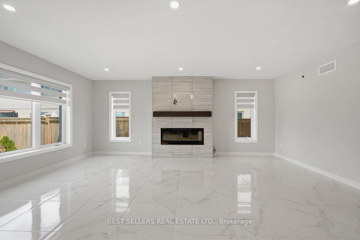 22 Weir Crescent photo 10